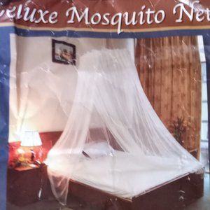 Deluxe Mosquito net/canopy White Queen/King